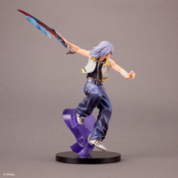 Descubre el apasionante mundo de Figura Kingdom Hearts II Form-ISM Riku.