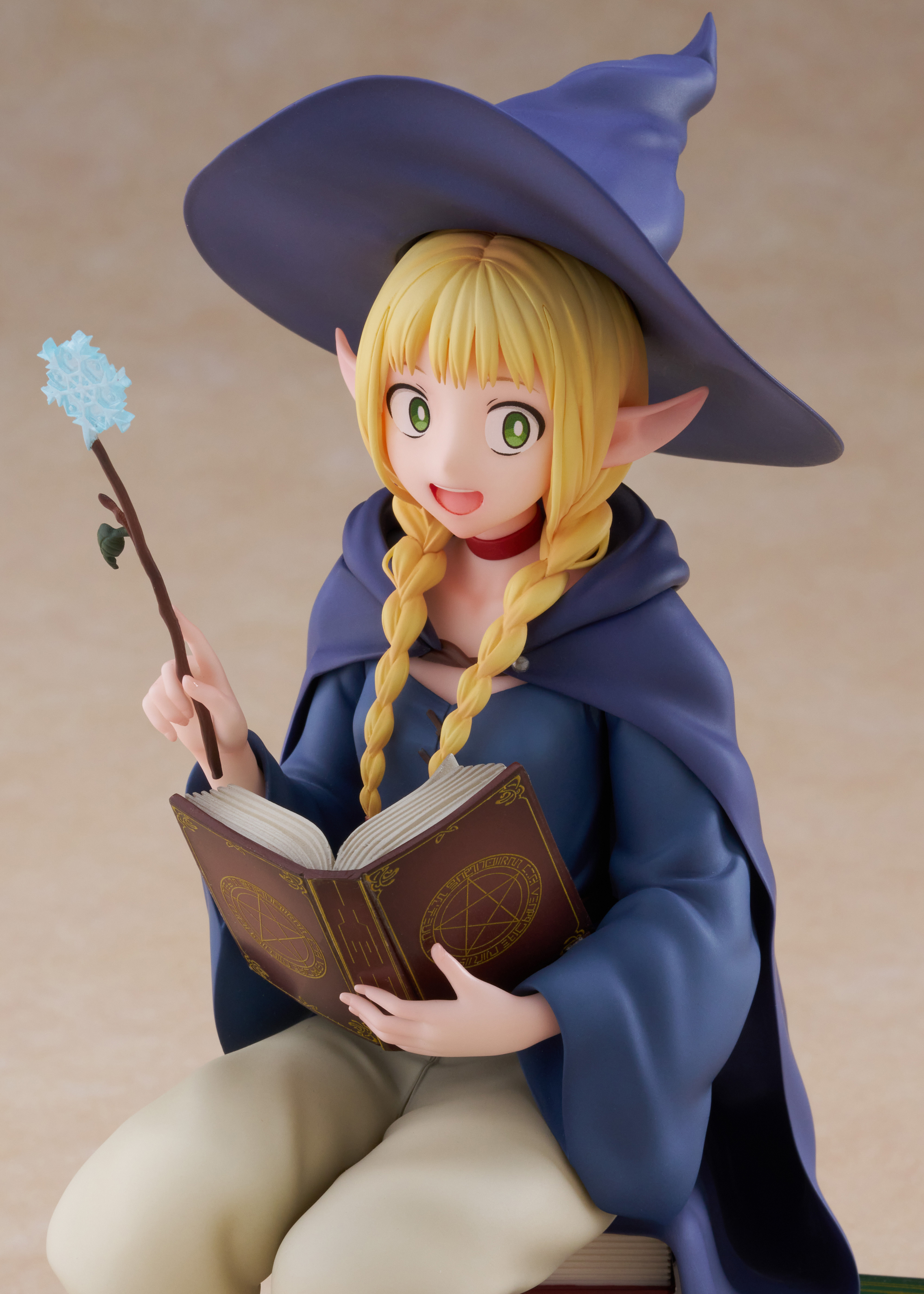 Descubre el apasionante mundo de Figura Marcille Versión Estudiante Delicious in Dungeon.