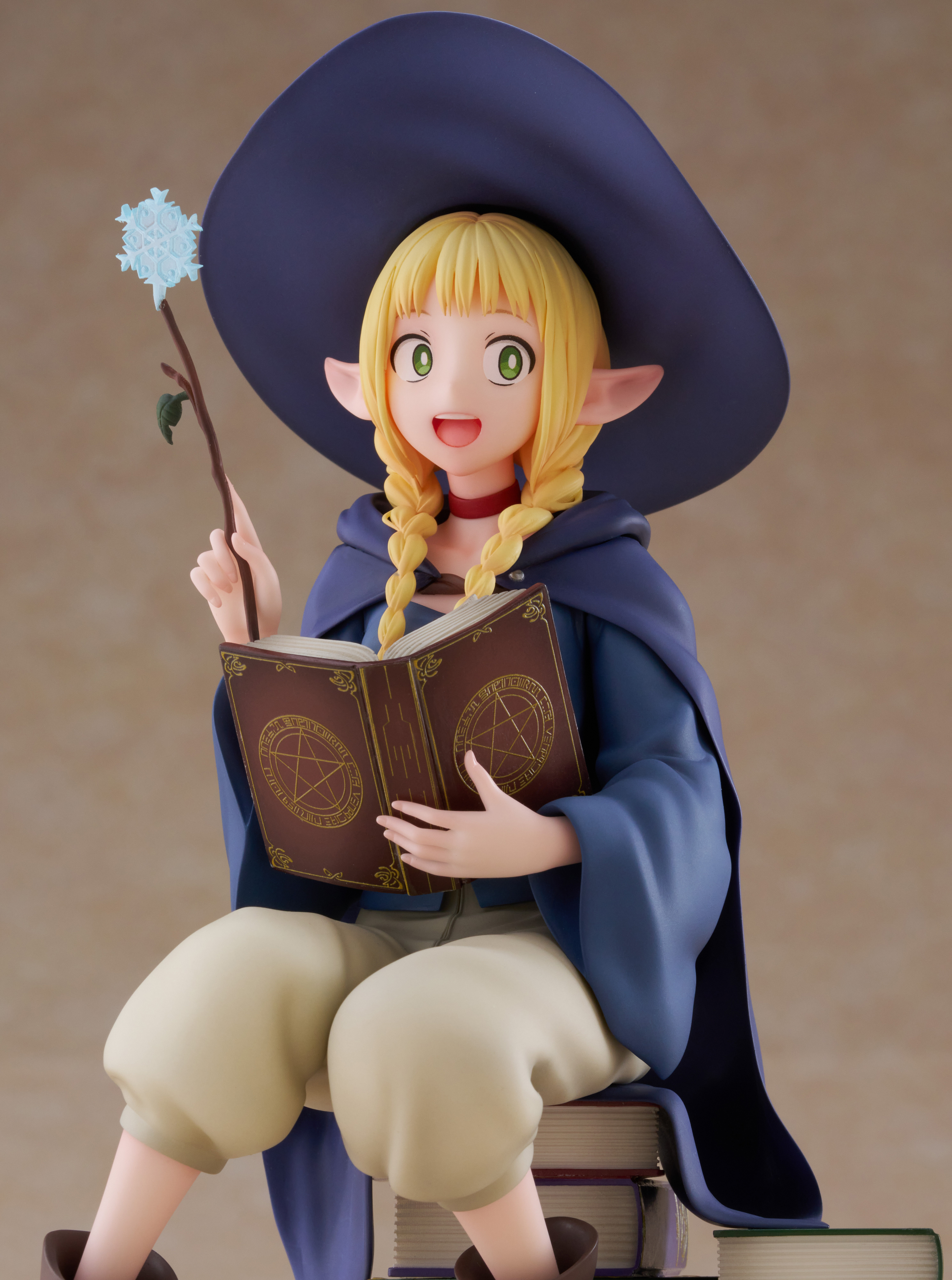 Descubre el apasionante mundo de Figura Marcille Versión Estudiante Delicious in Dungeon.