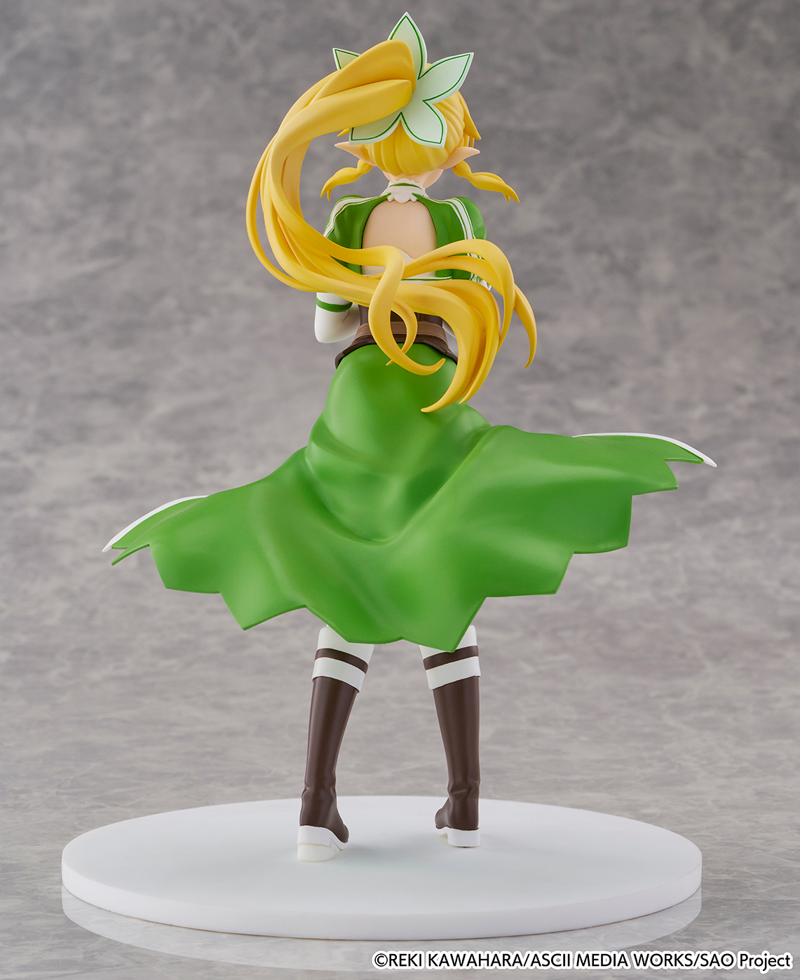 Descubre el apasionante mundo de Figura Sword Art Online Cantabile Leafa.