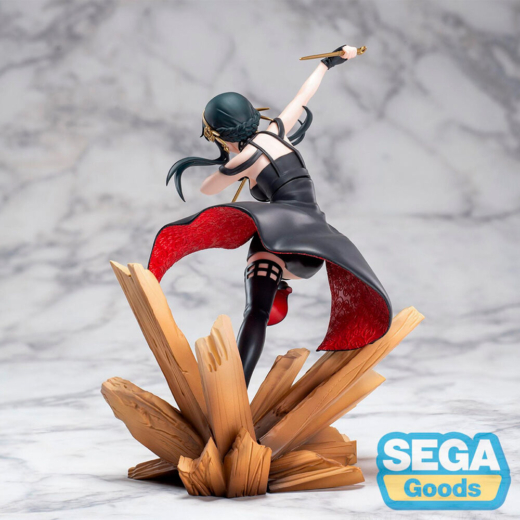 Descubre el apasionante mundo de Figura Yor Forger Princesa del Trono Spy x Family 19cm.