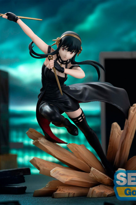 Descubre el apasionante mundo de Figura Yor Forger Princesa del Trono Spy x Family 19cm.