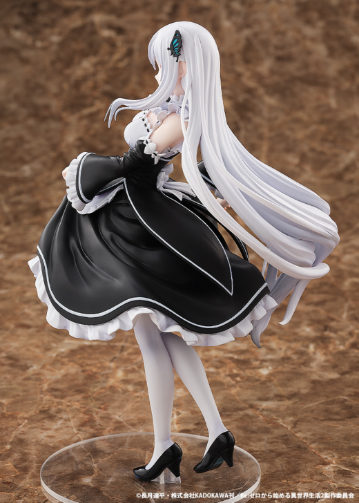 Descubre el apasionante mundo de Figura Echidna Maid Roswaal Manor Re:ZERO.