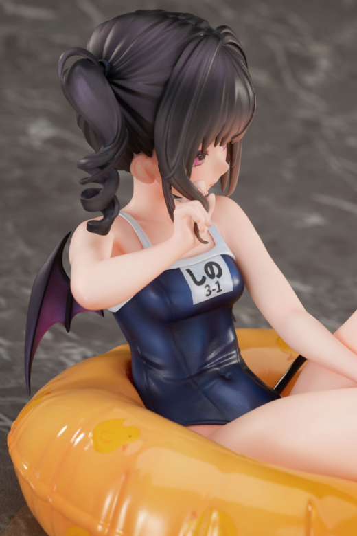 Descubre el apasionante mundo de Figura Shino Versión Traje de Baño Ilustrada por Riko.