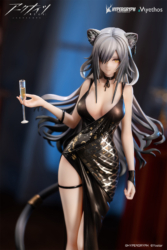 Descubre el apasionante mundo de Figura Arknights Schwarz Versión Vestido.