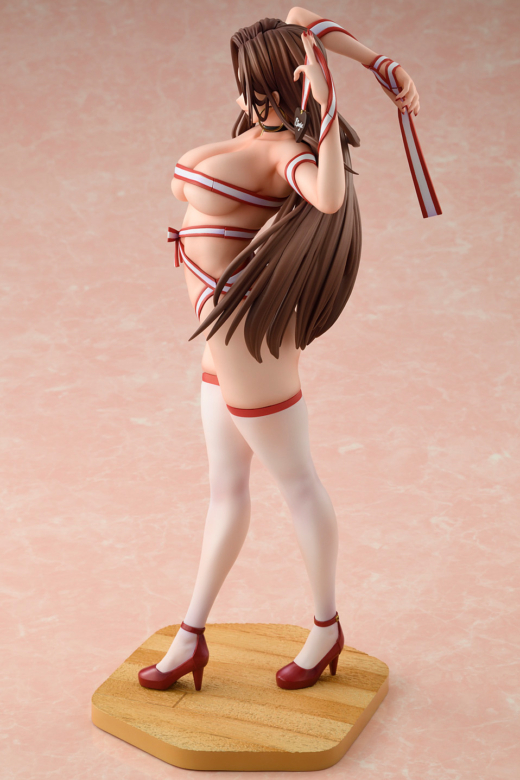 Descubre el apasionante mundo de Figura Risa Hamasaki Versión Cinta Gal.