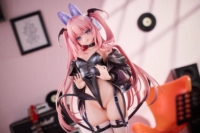 Descubre el apasionante mundo de Figura Original Character Little Devil Lulum con Usamimi Headphones Deluxe Bonus.