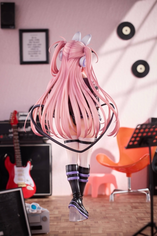 Descubre el apasionante mundo de Figura Original Character Little Devil Lulum con Auriculares Usamimi.