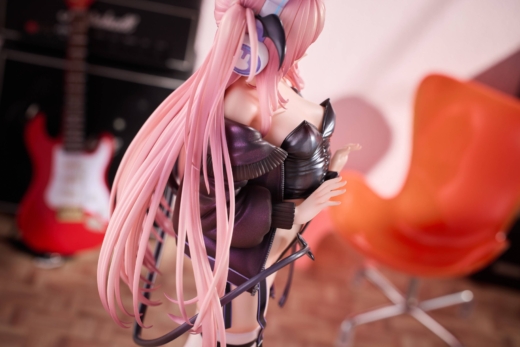 Descubre el apasionante mundo de Figura Original Character Little Devil Lulum con Auriculares Usamimi.