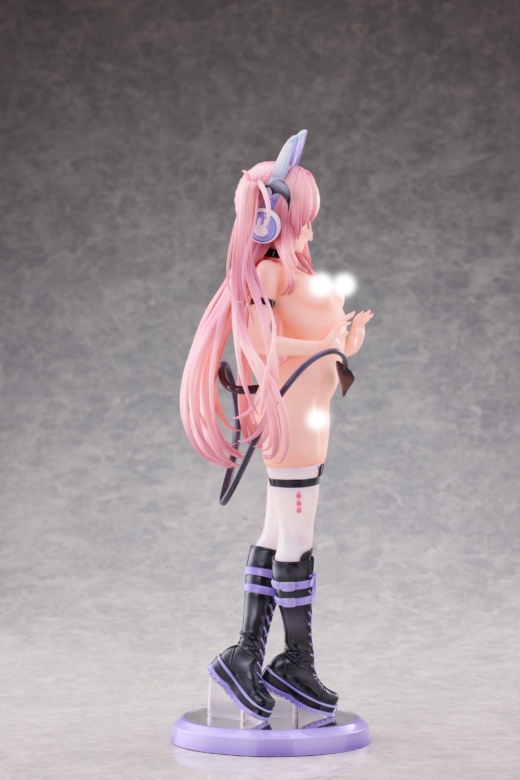 Descubre el apasionante mundo de Figura Original Character Little Devil Lulum con Auriculares Usamimi.