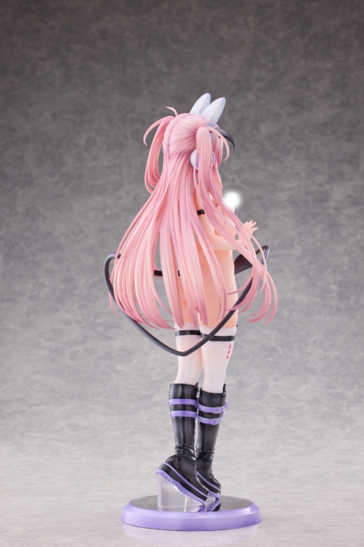 Descubre el apasionante mundo de Figura Original Character Little Devil Lulum con Auriculares Usamimi.