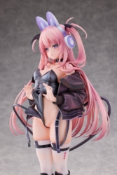 Descubre el apasionante mundo de Figura Original Character Little Devil Lulum con Auriculares Usamimi.