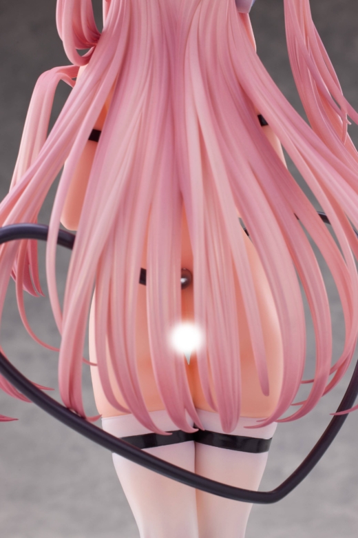 Descubre el apasionante mundo de Figura Original Character Little Devil Lulum con Auriculares Usamimi.