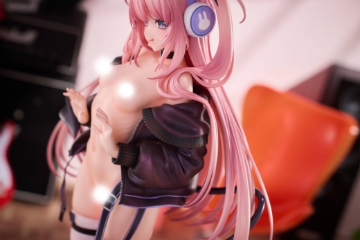 Descubre el apasionante mundo de Figura Original Character Little Devil Lulum con Auriculares Usamimi.