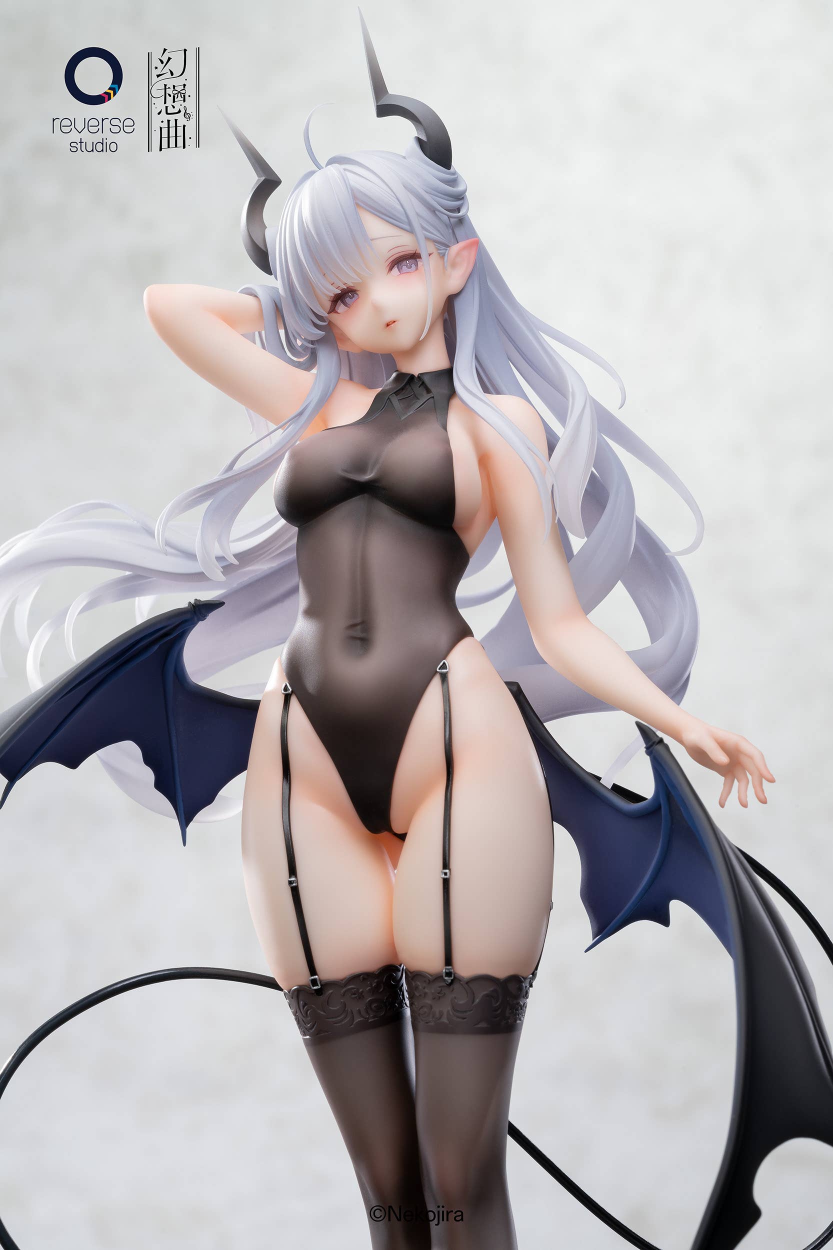 Descubre el apasionante mundo de Estatua Fantasias Thea-chan Aprendiz de Súcubo Set Completo.