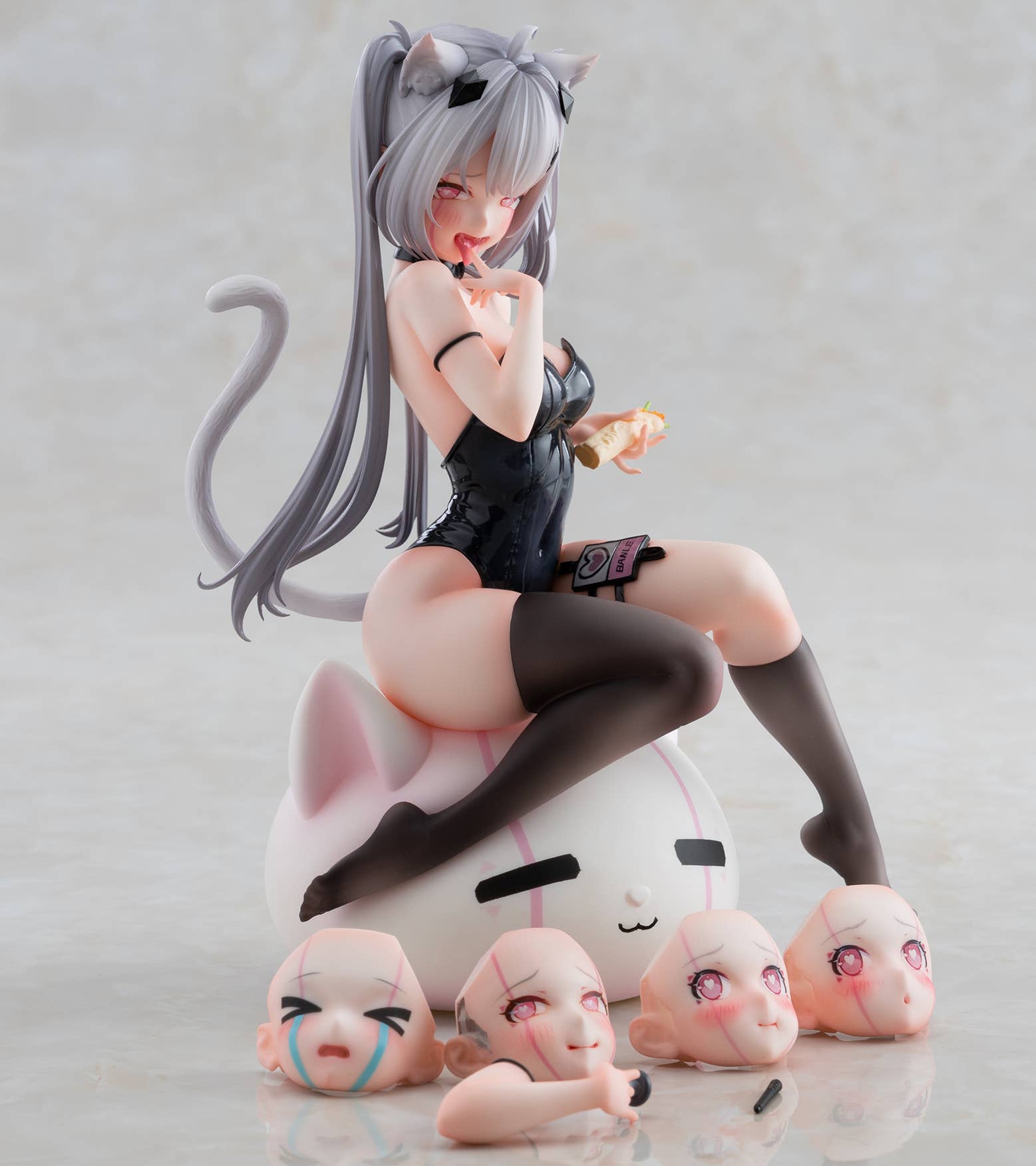 Descubre el apasionante mundo de Figura BANLE001 Original Character Cat Bunny Edition.