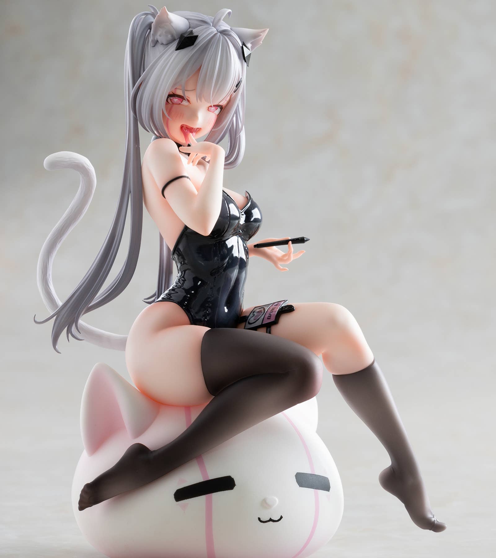 Descubre el apasionante mundo de Figura BANLE001 Original Character Cat Bunny Edition.